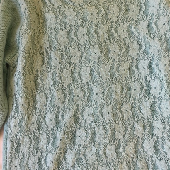 Forever 21 lace front sweater-Lightly worn - Picture 2 of 5